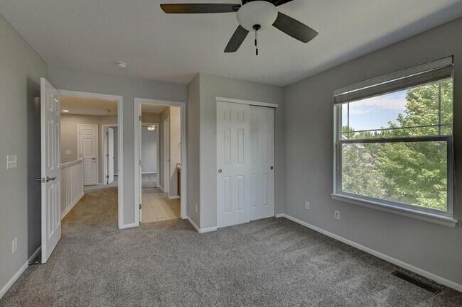 Building Photo - 5 bedroom, 4 bath home with 2 car attached garage