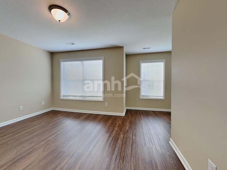 Building Photo - 1522 Dempsey Rd