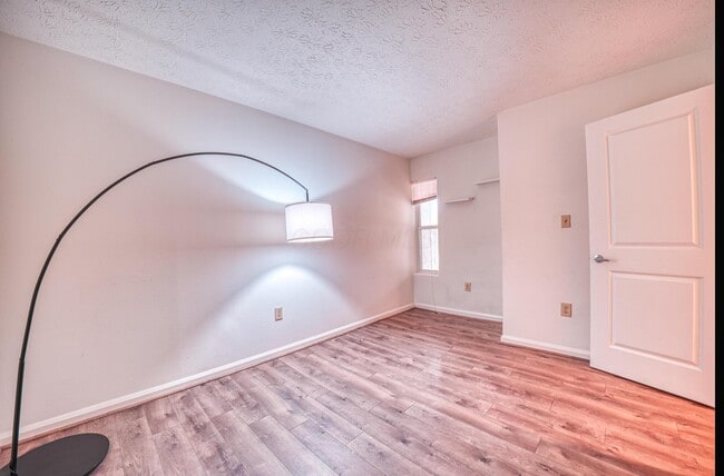 Building Photo - 940 Quay Ave