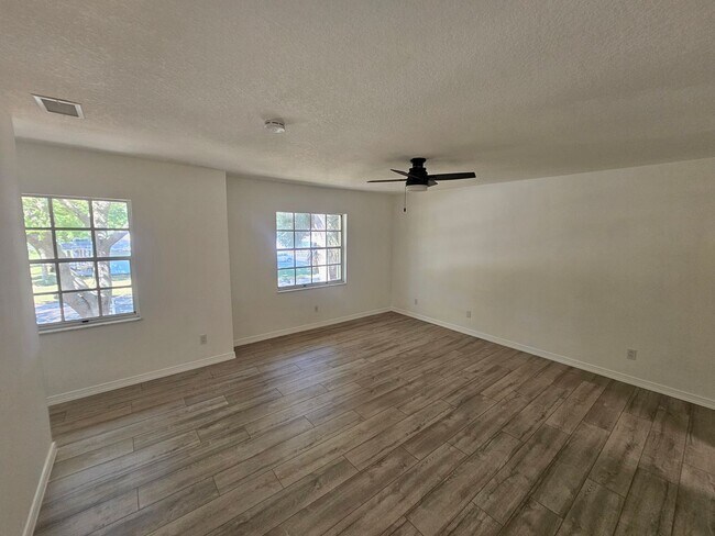 Building Photo - 1406 36th Ave