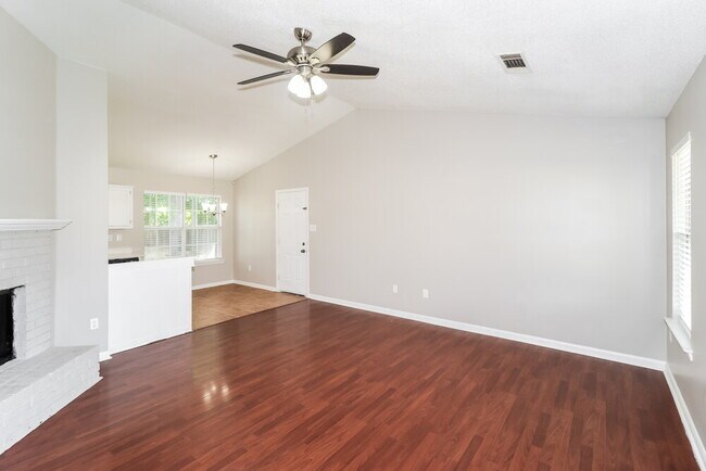 Building Photo - 5930 Garden Ridge Dr