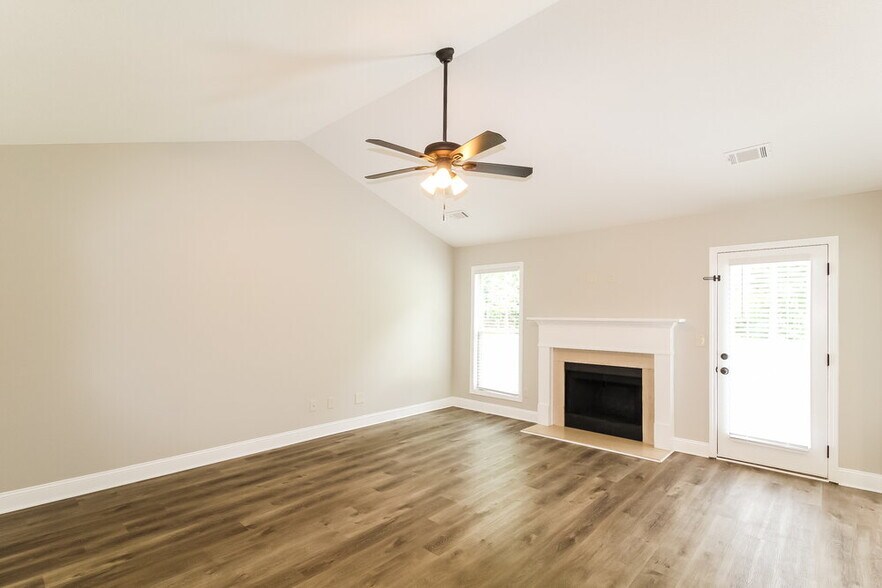 Building Photo - 1680 Deer Creek Ln
