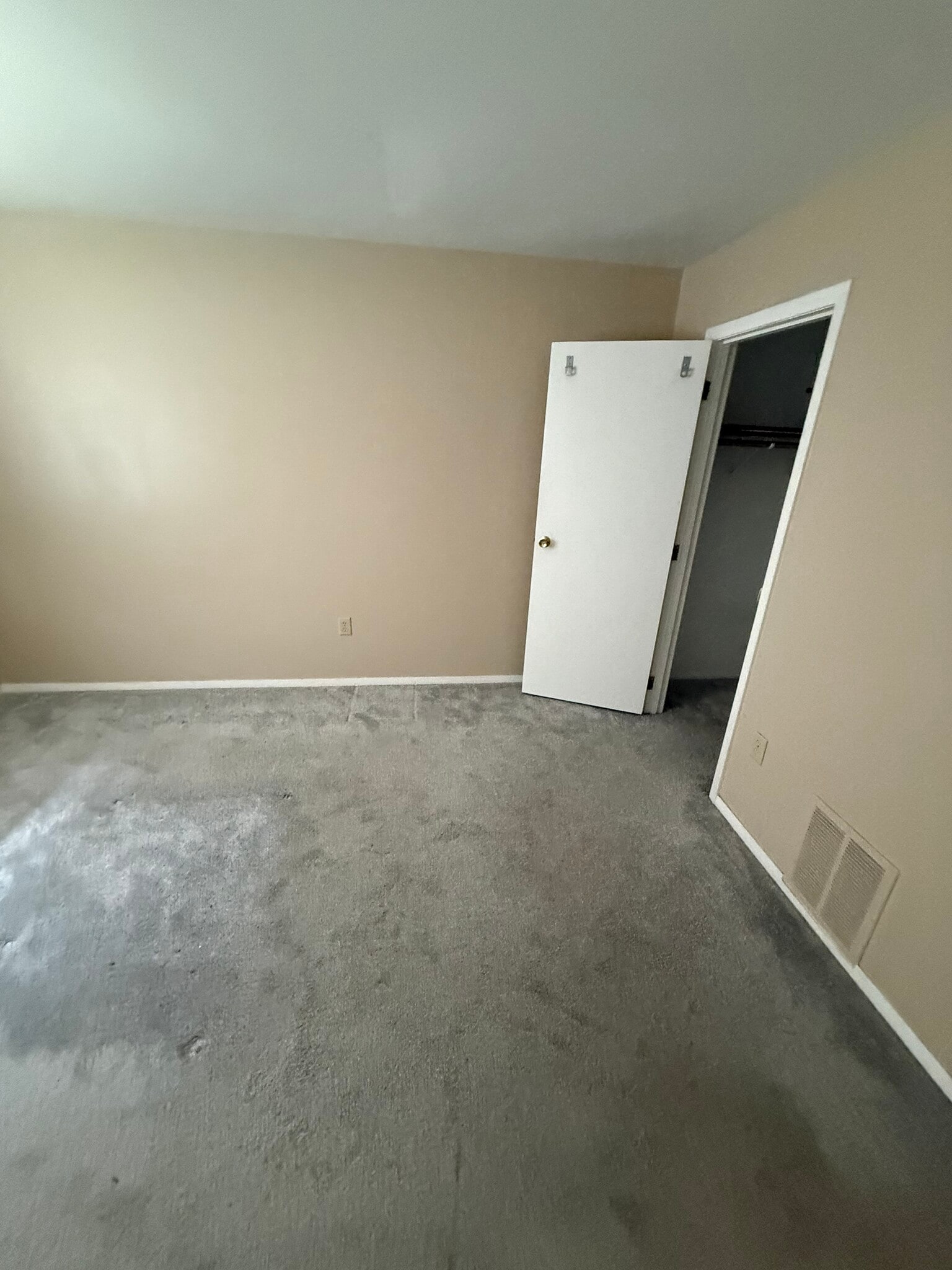 Building Photo - 2275 N Cable Rd