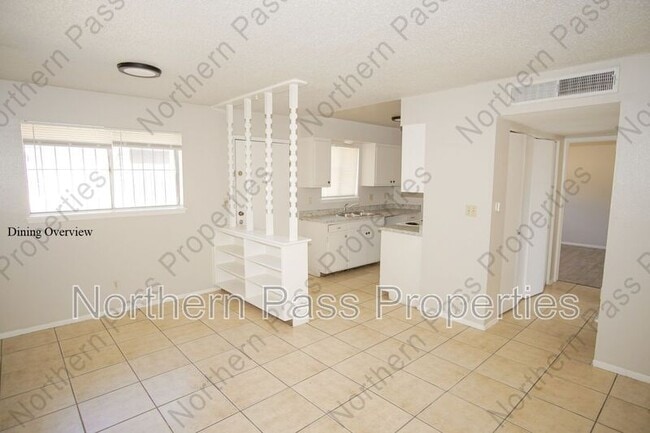 Building Photo - 5233 Carousel Dr