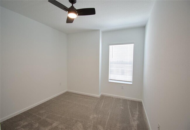 Building Photo - 2500 Skyline Lp
