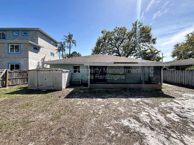 Building Photo - 10597 101st Ave