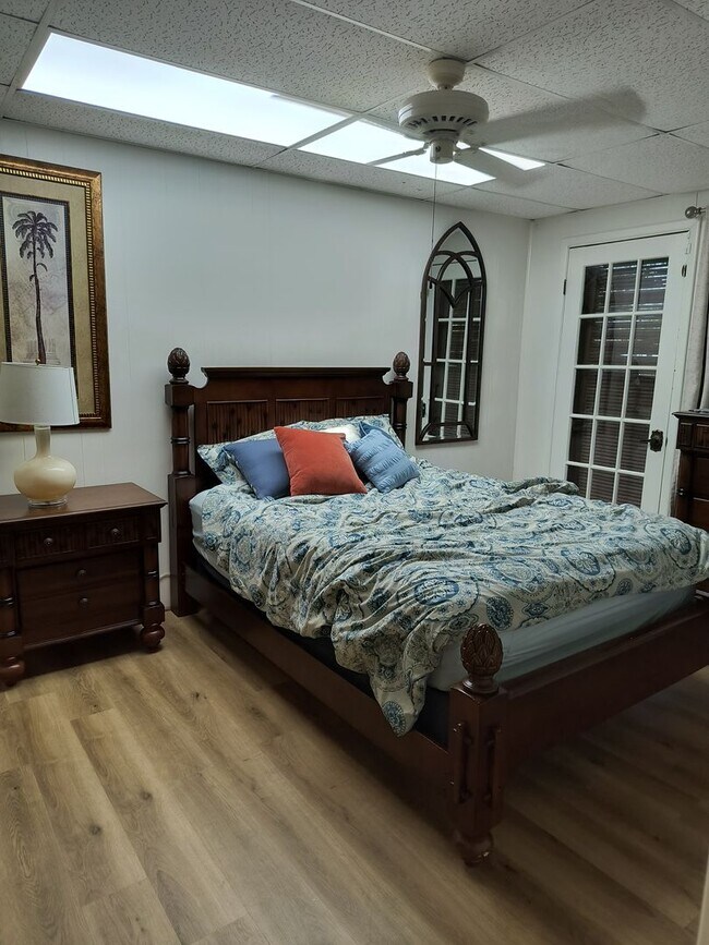Building Photo - 4 bedroom Home 3 blocks from Gulf of America