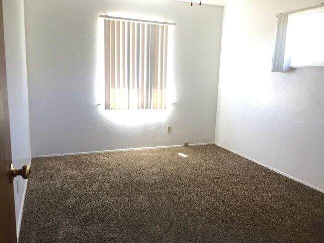 Building Photo - 779 Corvina St
