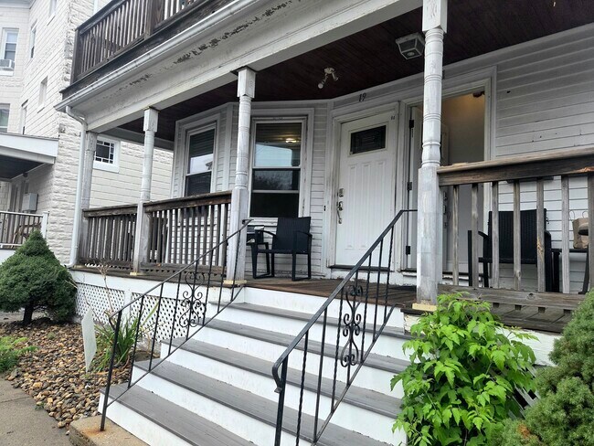 Building Photo - 19 Leavitt St