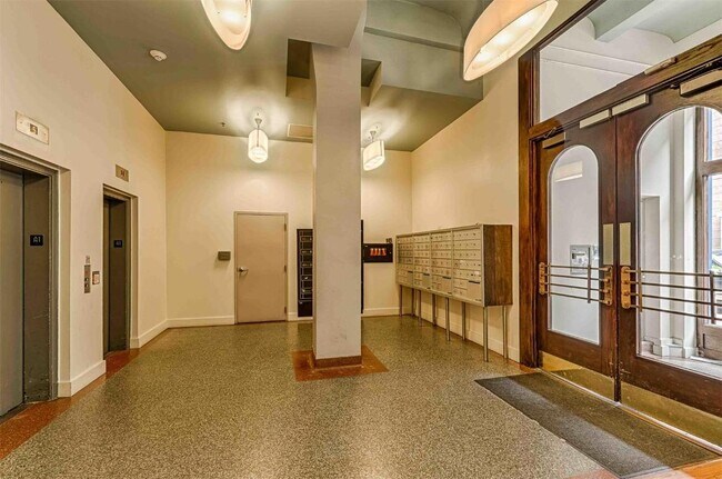 Building Photo - 1136 Washington Ave