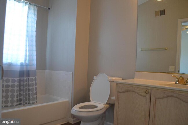 Building Photo - 7104 Collinsworth Pl