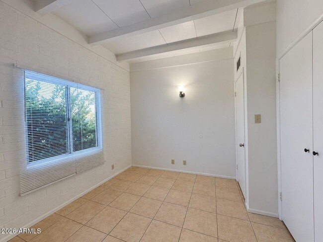 Building Photo - 1800 E Fry Blvd