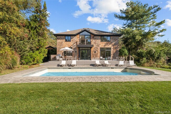 Building Photo - 15 Atterbury Rd