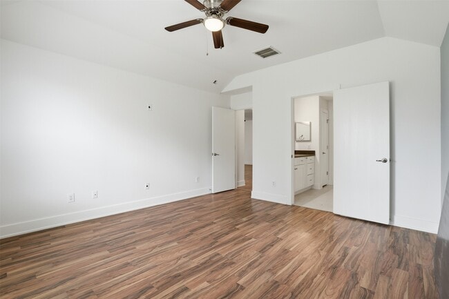 Building Photo - 1631 Hade Meadow Ln