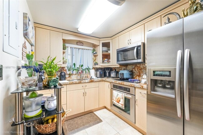 Building Photo - 3900 W 11th Ave