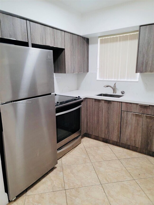 Building Photo - 4225 SW 98th Ct