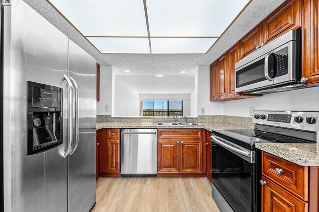 Building Photo - 6662 Boca Del Mar Dr