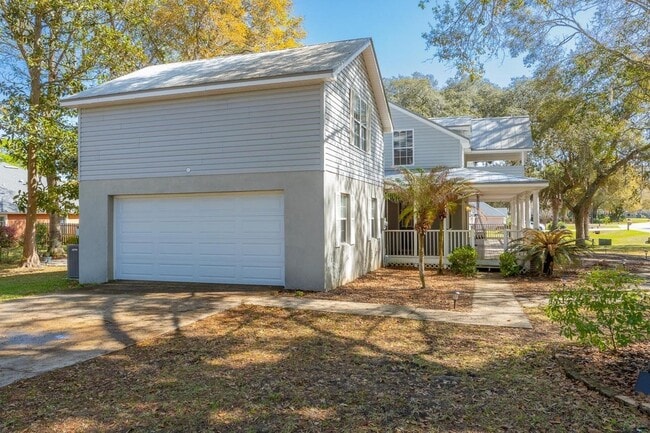 Building Photo - 728 Willow Wood Pl