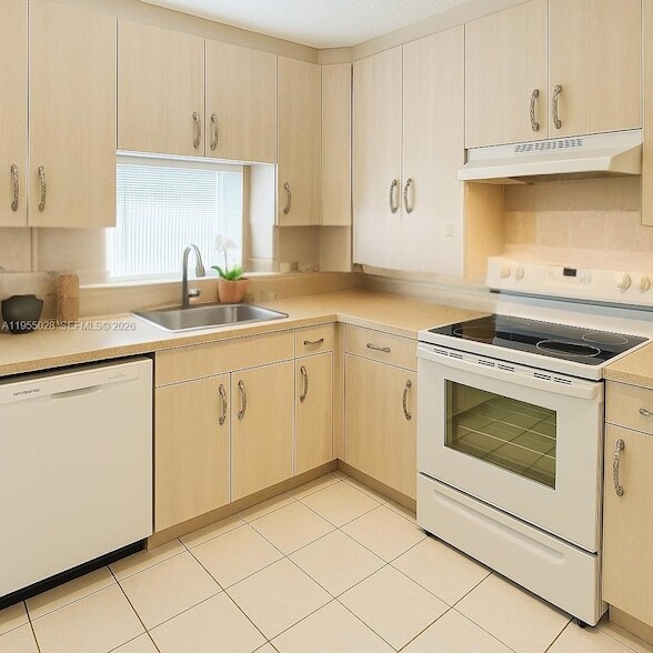 Building Photo - 10835 SW 112th Ave