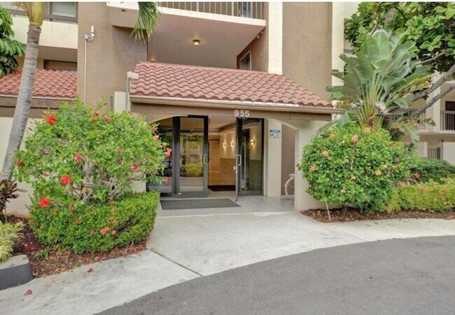 Building Photo - 955 Egret Cir