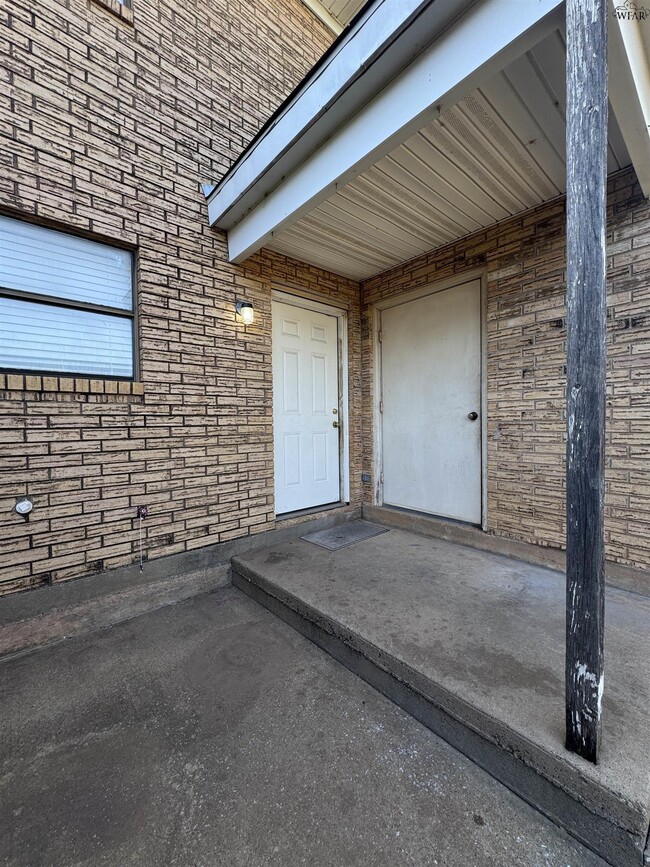 Building Photo - 1217 N Pacific Ave