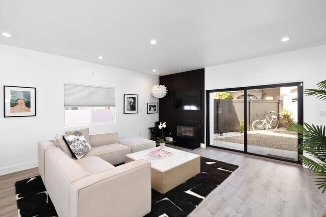 Building Photo - 2113 Harriman Ln