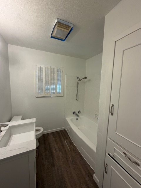 Building Photo - 725 Falcon Dr