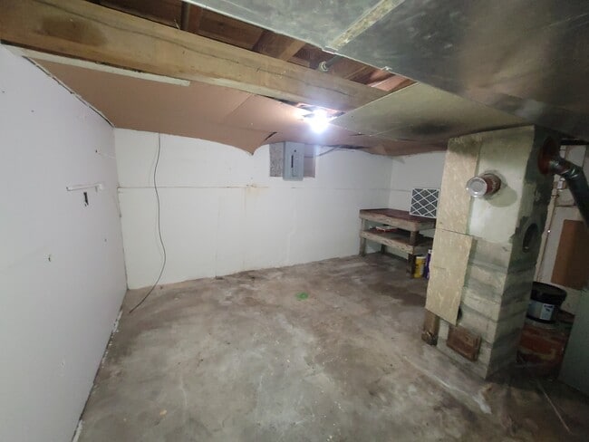 Building Photo - 711 Sanford Ave