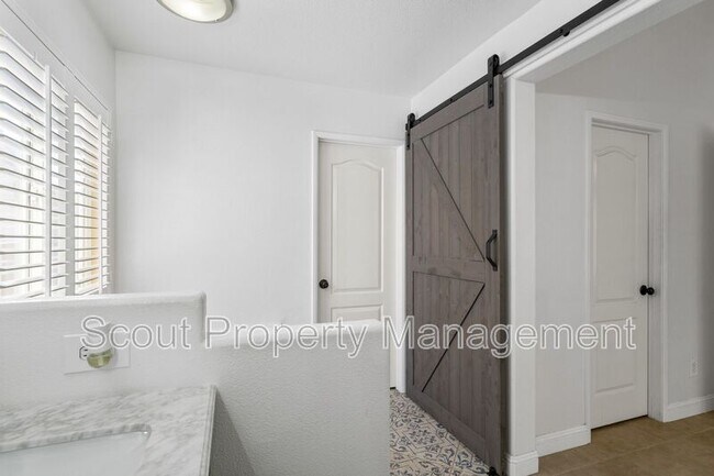 Building Photo - 36052 Breman Ct