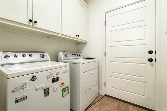 Building Photo - 2429 Rumble Ct