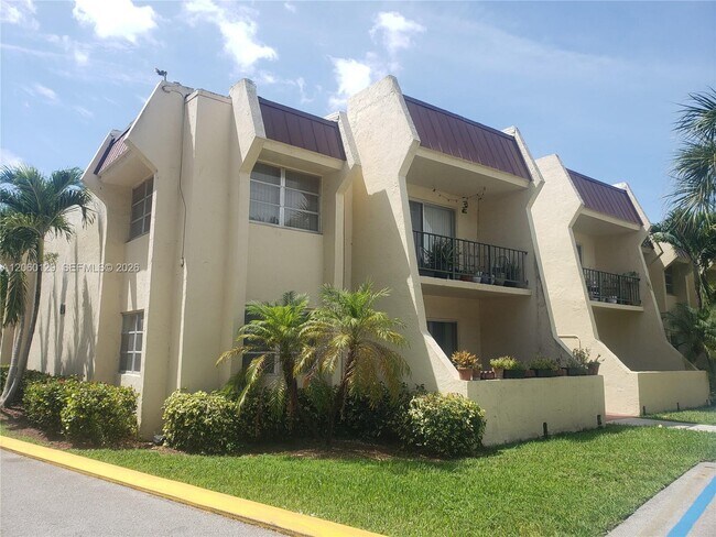 Building Photo - 13934 SW 90th Ave