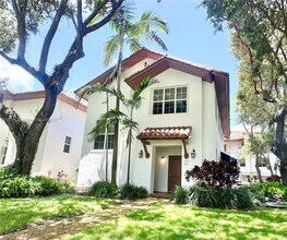 Building Photo - 483 Menendez Ave