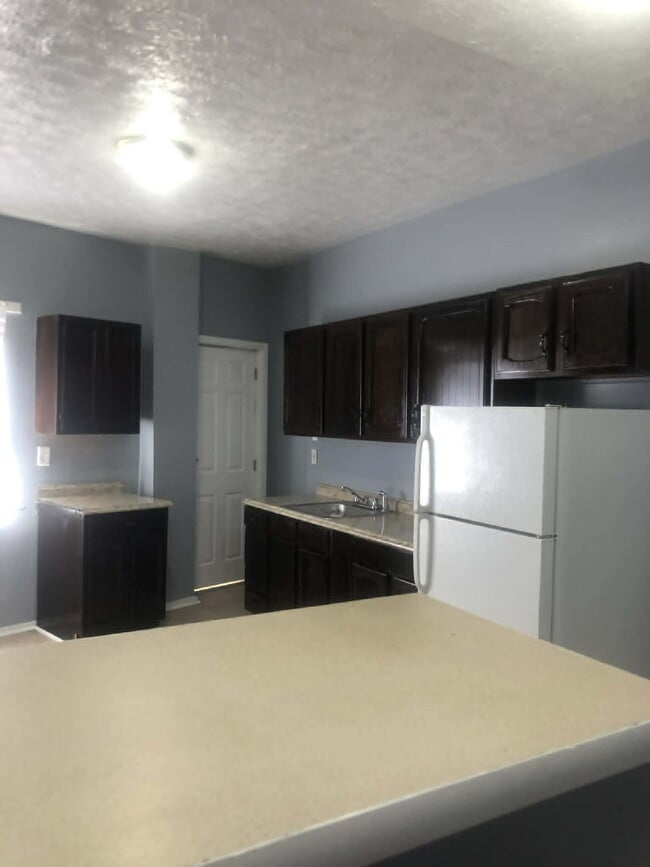 Building Photo - Welcome home to this charming 2-bedroom gem on St. Benedict Street!