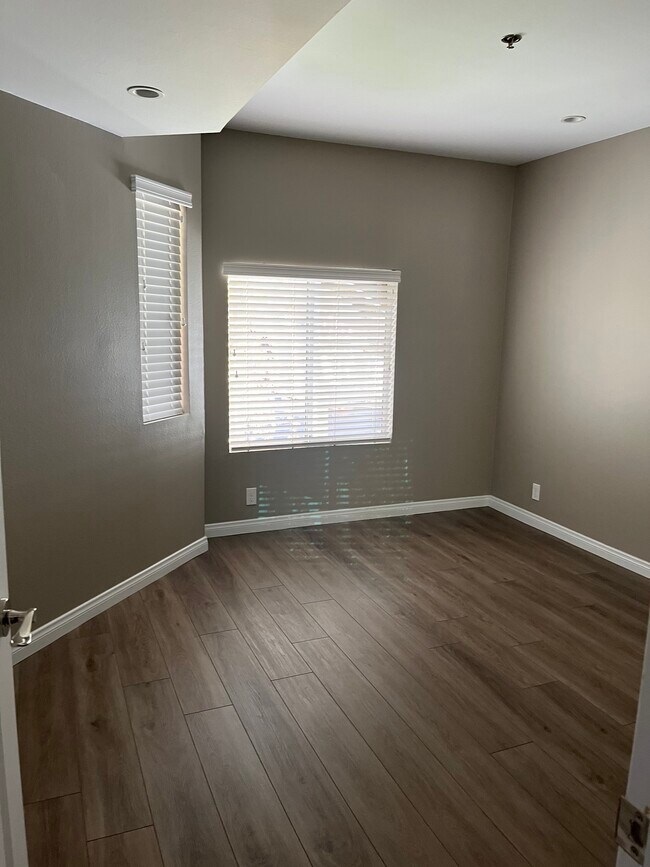 Building Photo - 1674 Eucalyptus Dr