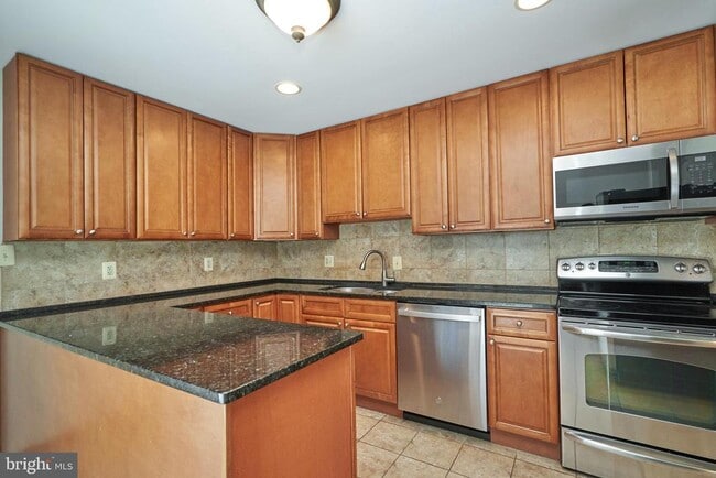 Building Photo - 500 Springvale Rd