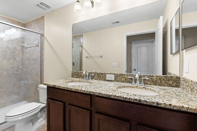 Building Photo - LIKE NEW Town Home For Rent in Wesley Chapel!