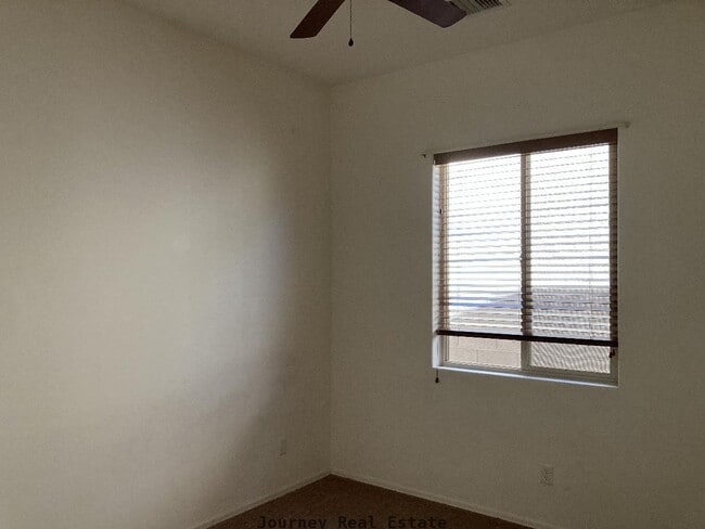 Building Photo - APPLY NOW - 4648 N Providence