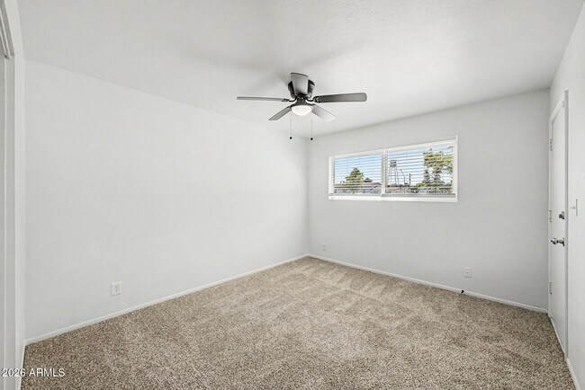 Building Photo - 317 N Elm St