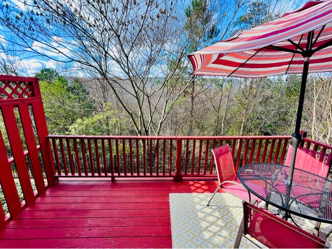 Building Photo - 876 Queen City Cres