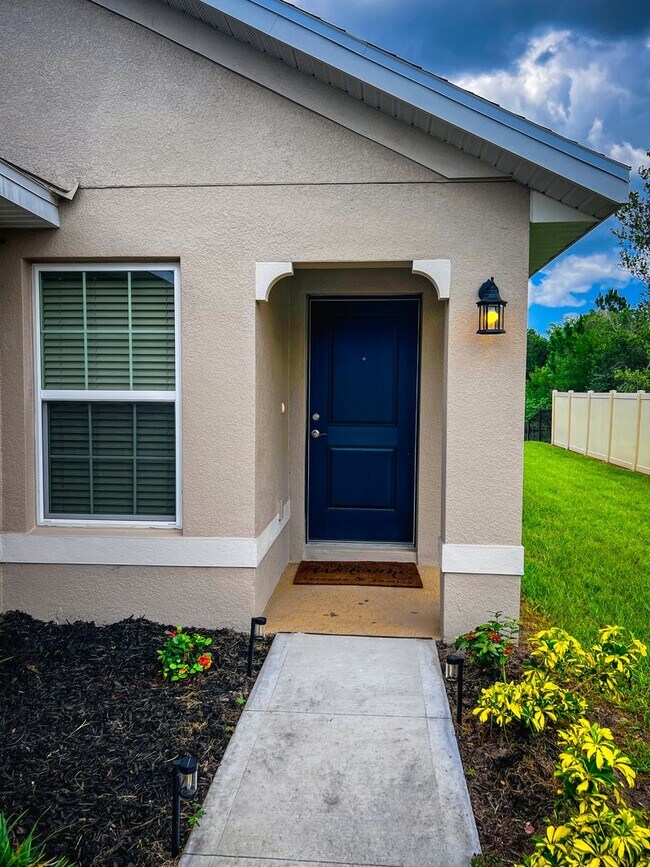 Building Photo - Beautiful 3 Bedroom Home with Pond View & No Rear Neighbors