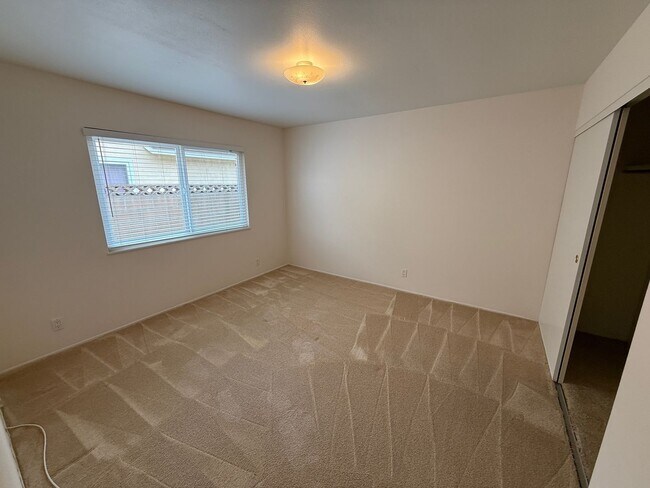 Building Photo - 545 Pearson Rd