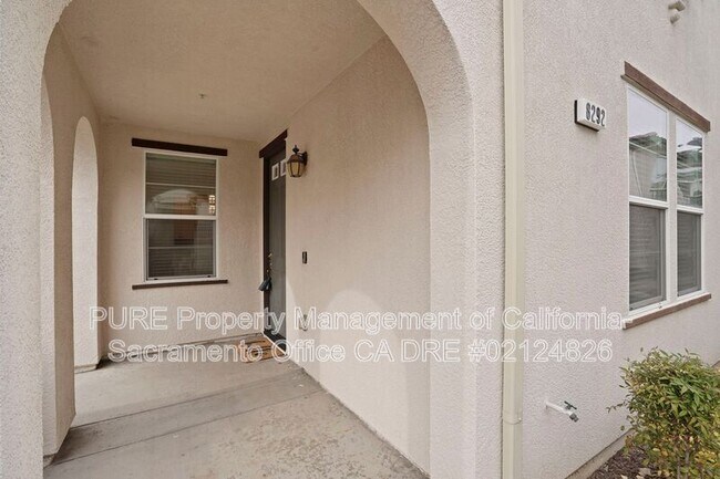 Building Photo - 8292 Crystal Walk Cir