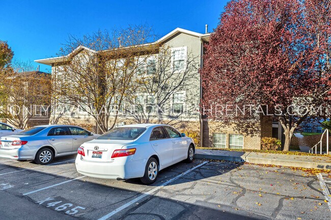 Building Photo - 421 Belmont Pl
