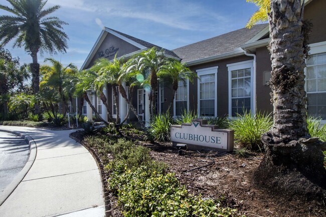 Building Photo - 2 Bedroom Condo W/ Garage in Lakewood Ranch