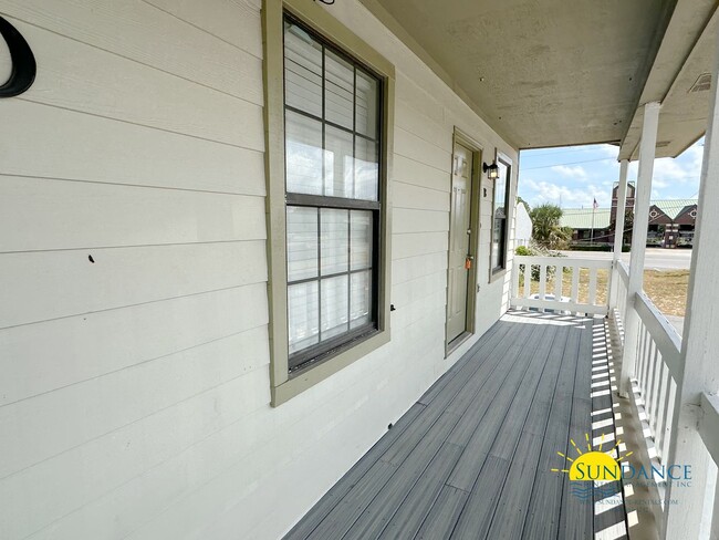 Building Photo - 3250 Redwood Ln