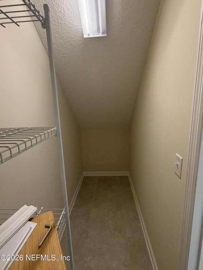 Building Photo - 156 Nelson Ln