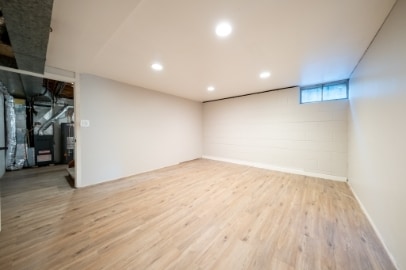 Building Photo - 842 25th Ave SE