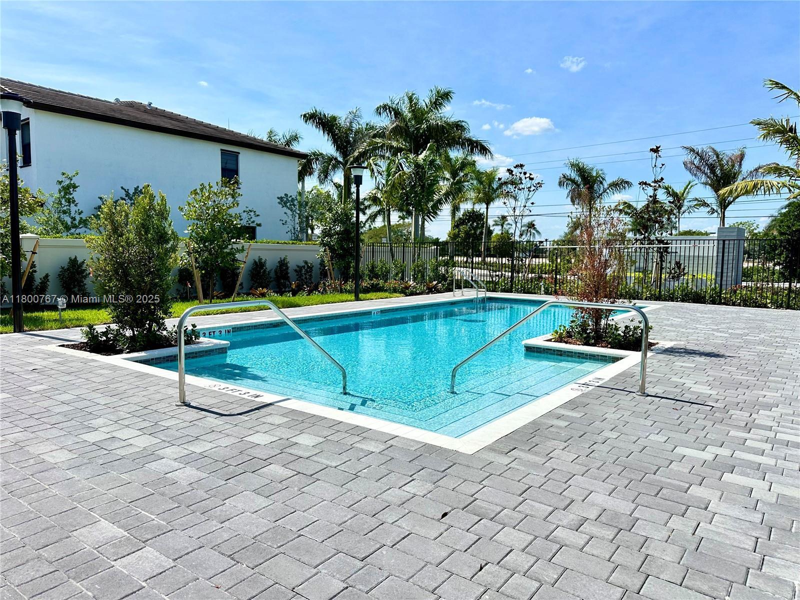 Building Photo - 114 SW 184th Pl