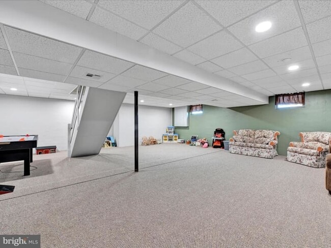 Building Photo - 405 Millbach Rd