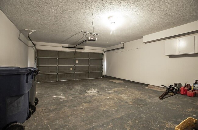 Building Photo - 3807 Cedar Valley Dr